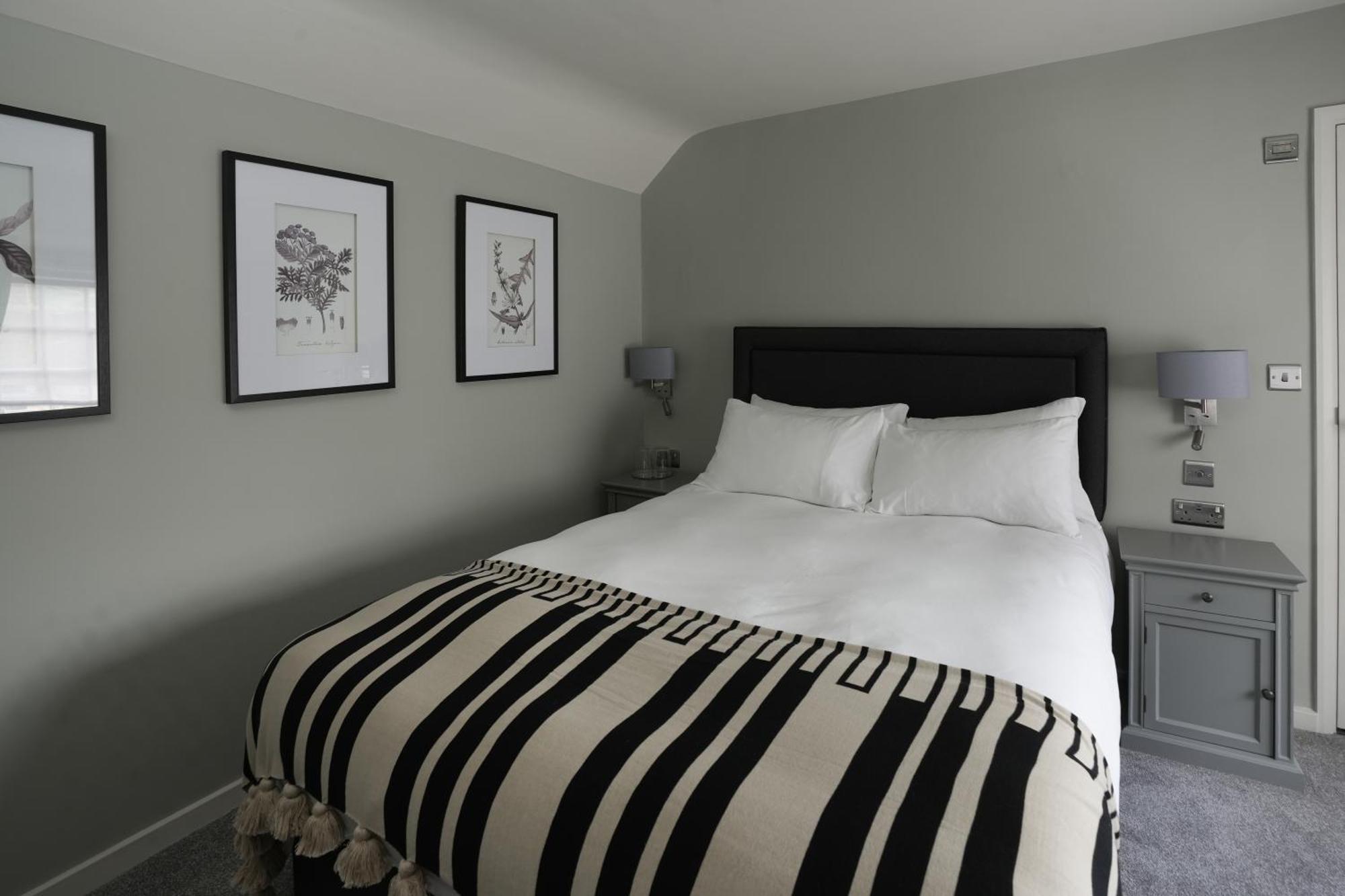 The Windmill Hotel Maidstone Bagian luar foto