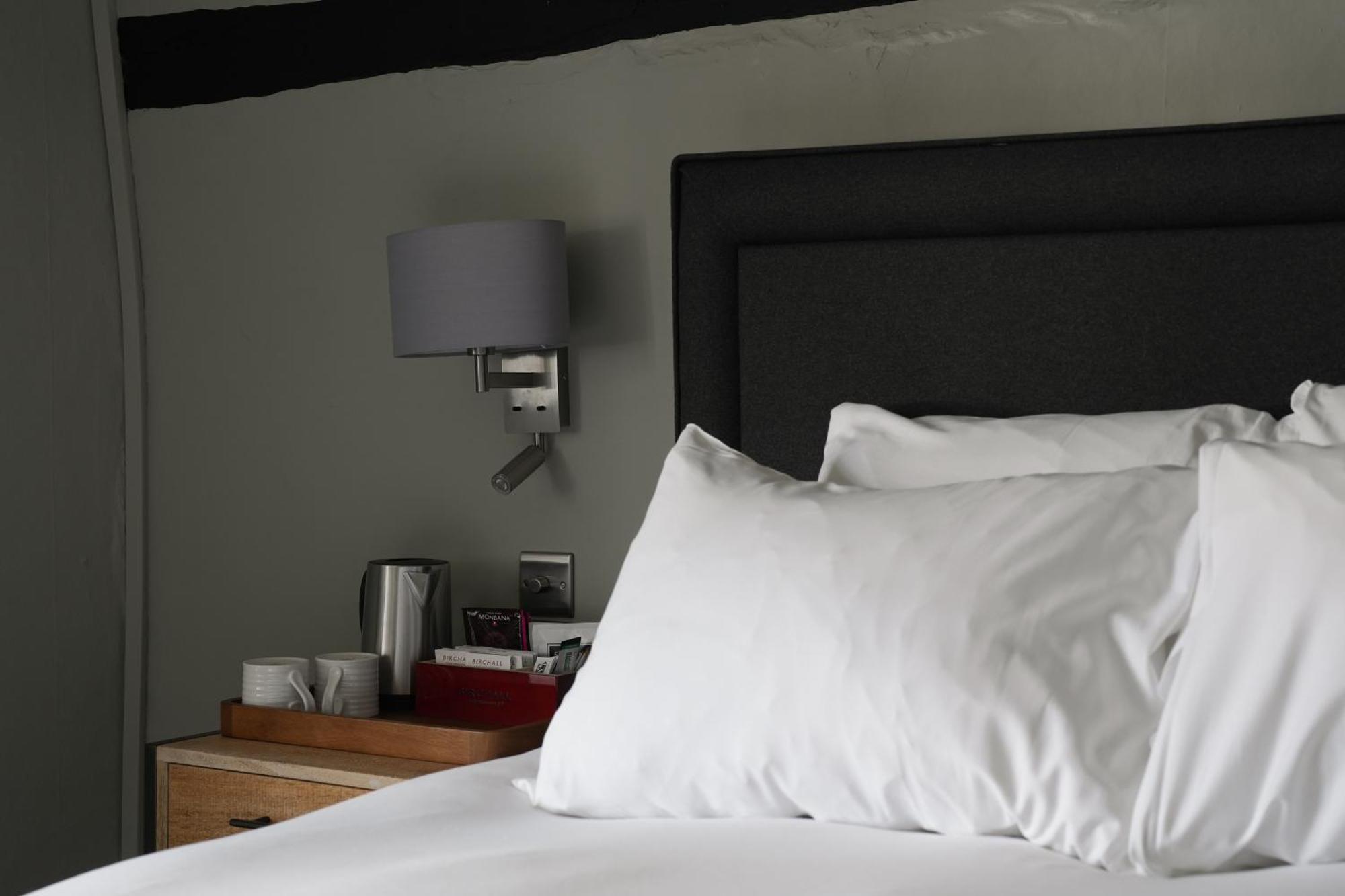The Windmill Hotel Maidstone Bagian luar foto
