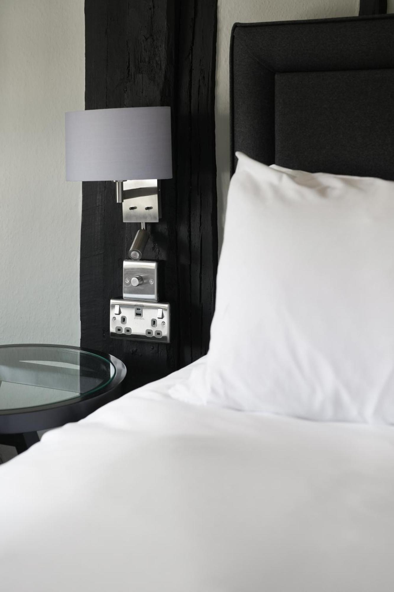 The Windmill Hotel Maidstone Bagian luar foto