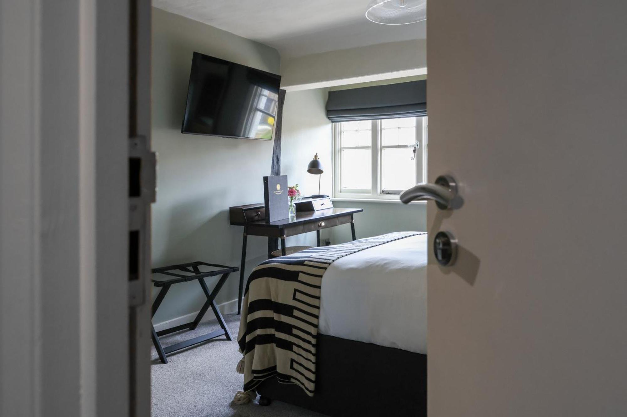 The Windmill Hotel Maidstone Bagian luar foto