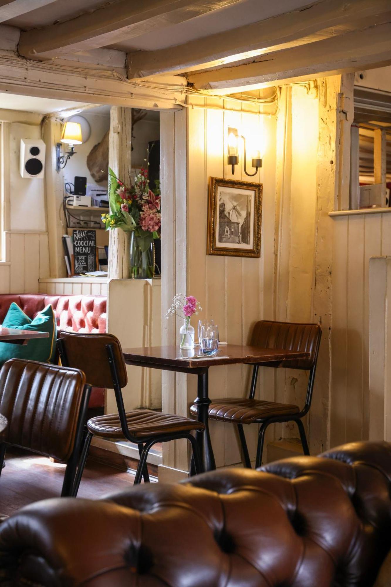 The Windmill Hotel Maidstone Bagian luar foto