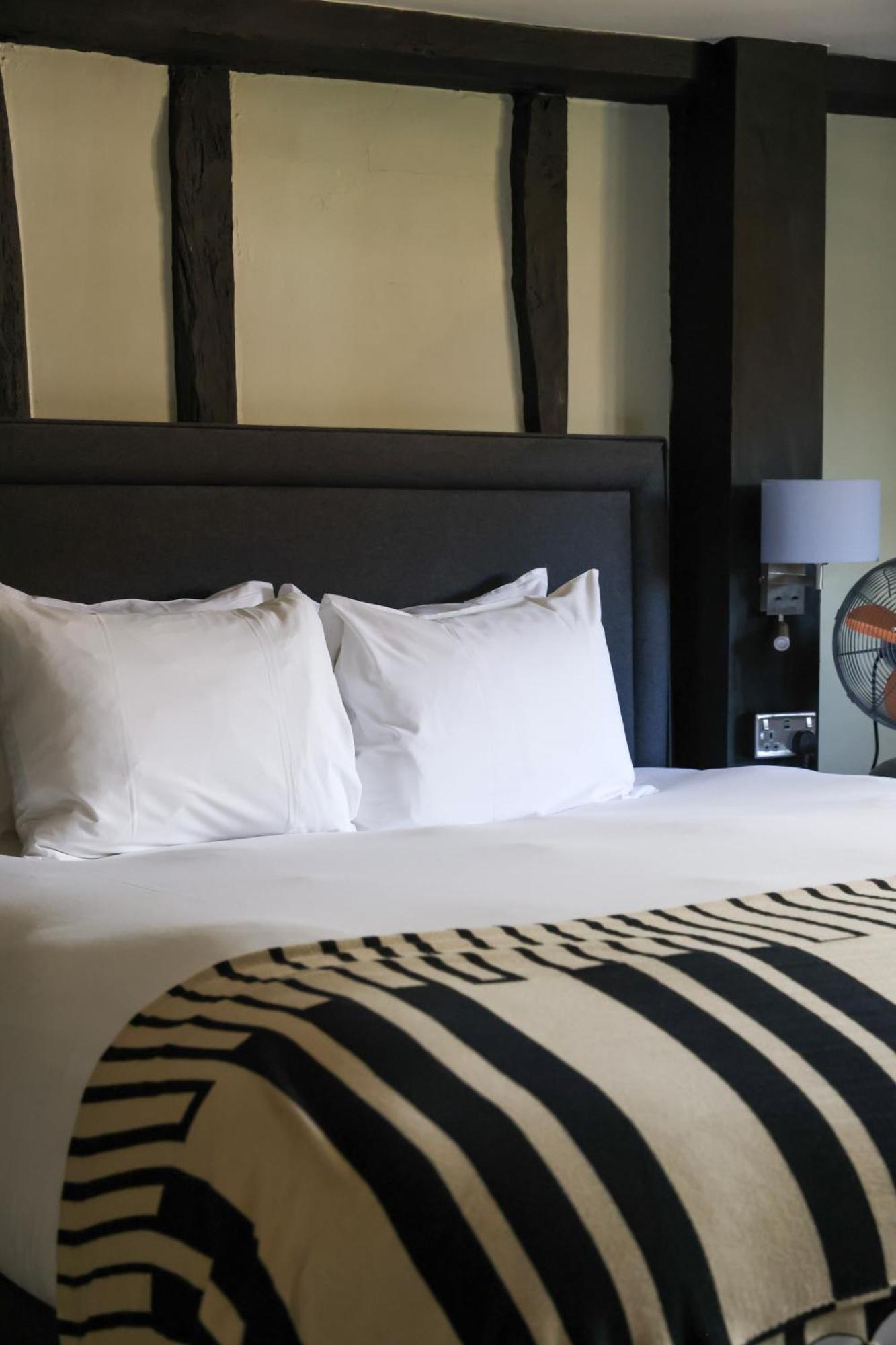 The Windmill Hotel Maidstone Bagian luar foto