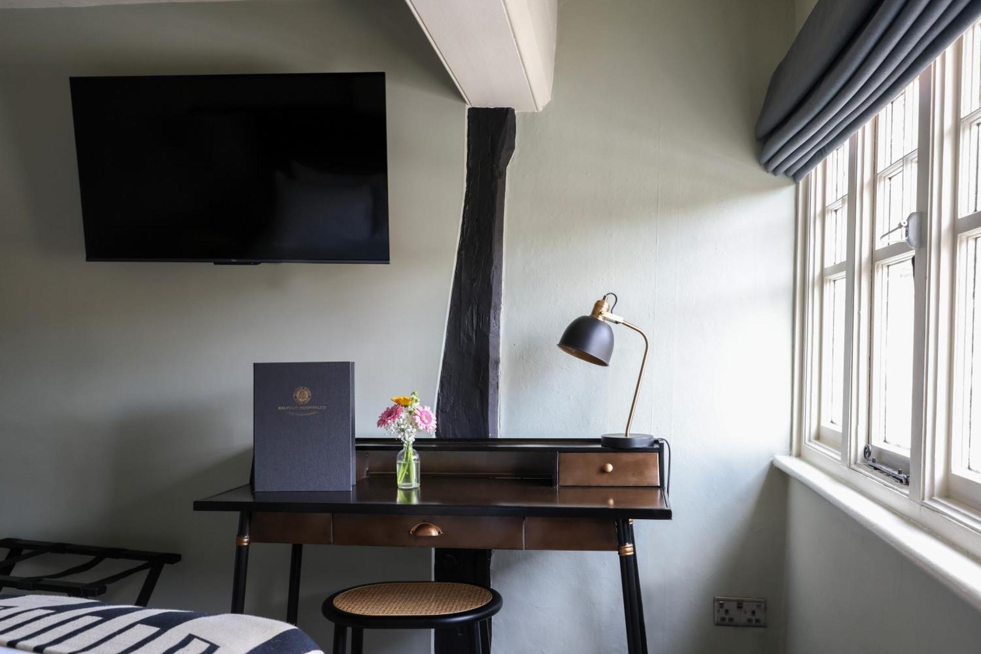 The Windmill Hotel Maidstone Bagian luar foto