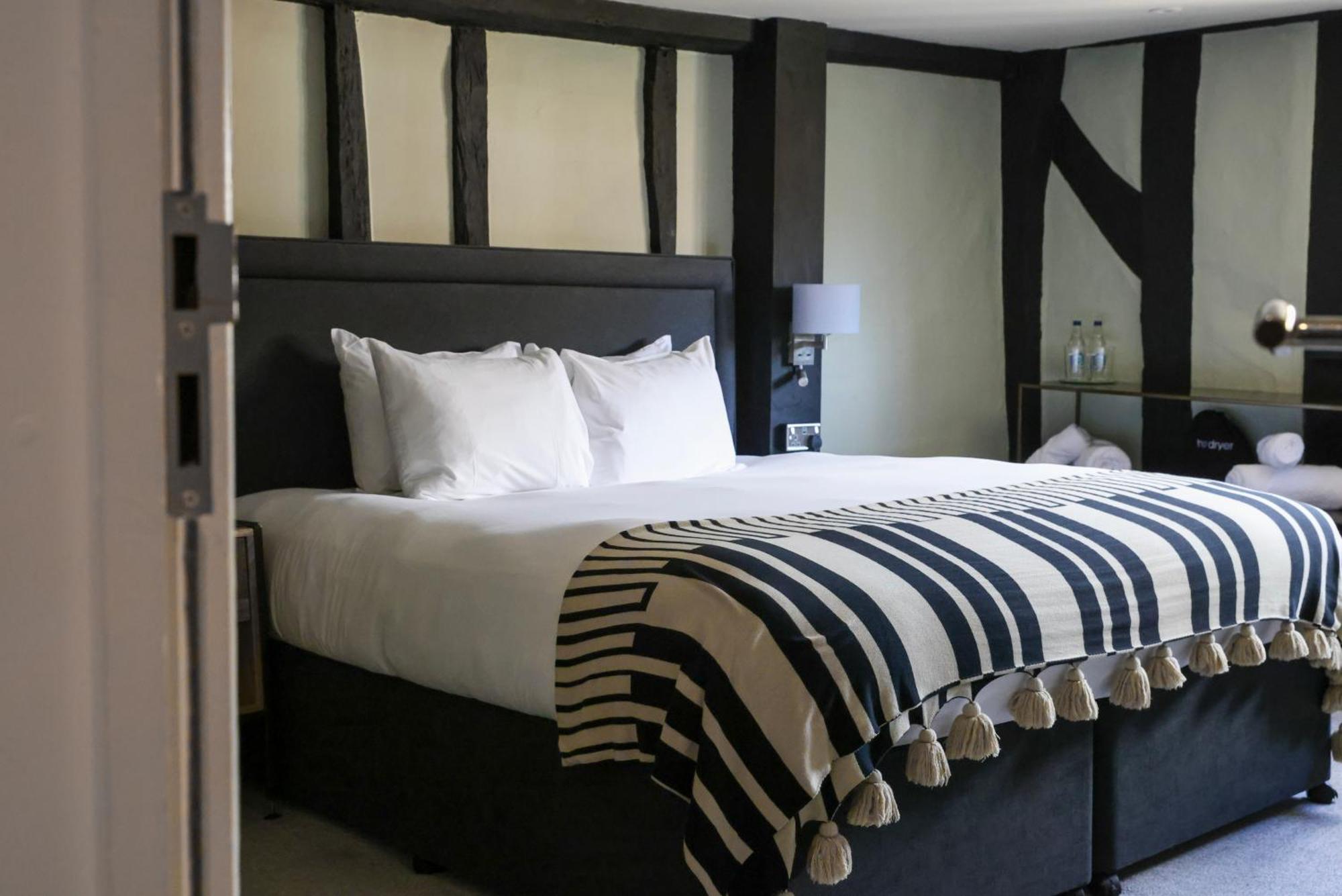 The Windmill Hotel Maidstone Bagian luar foto