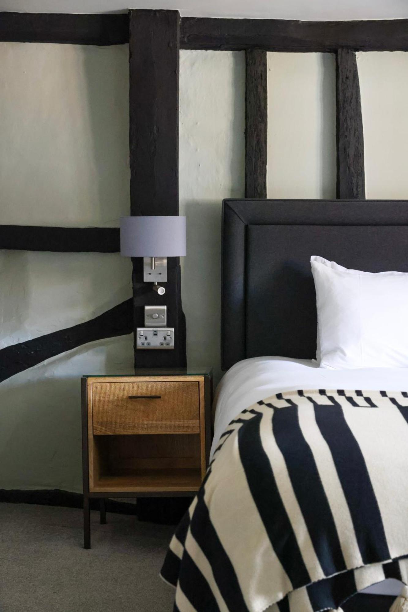 The Windmill Hotel Maidstone Bagian luar foto
