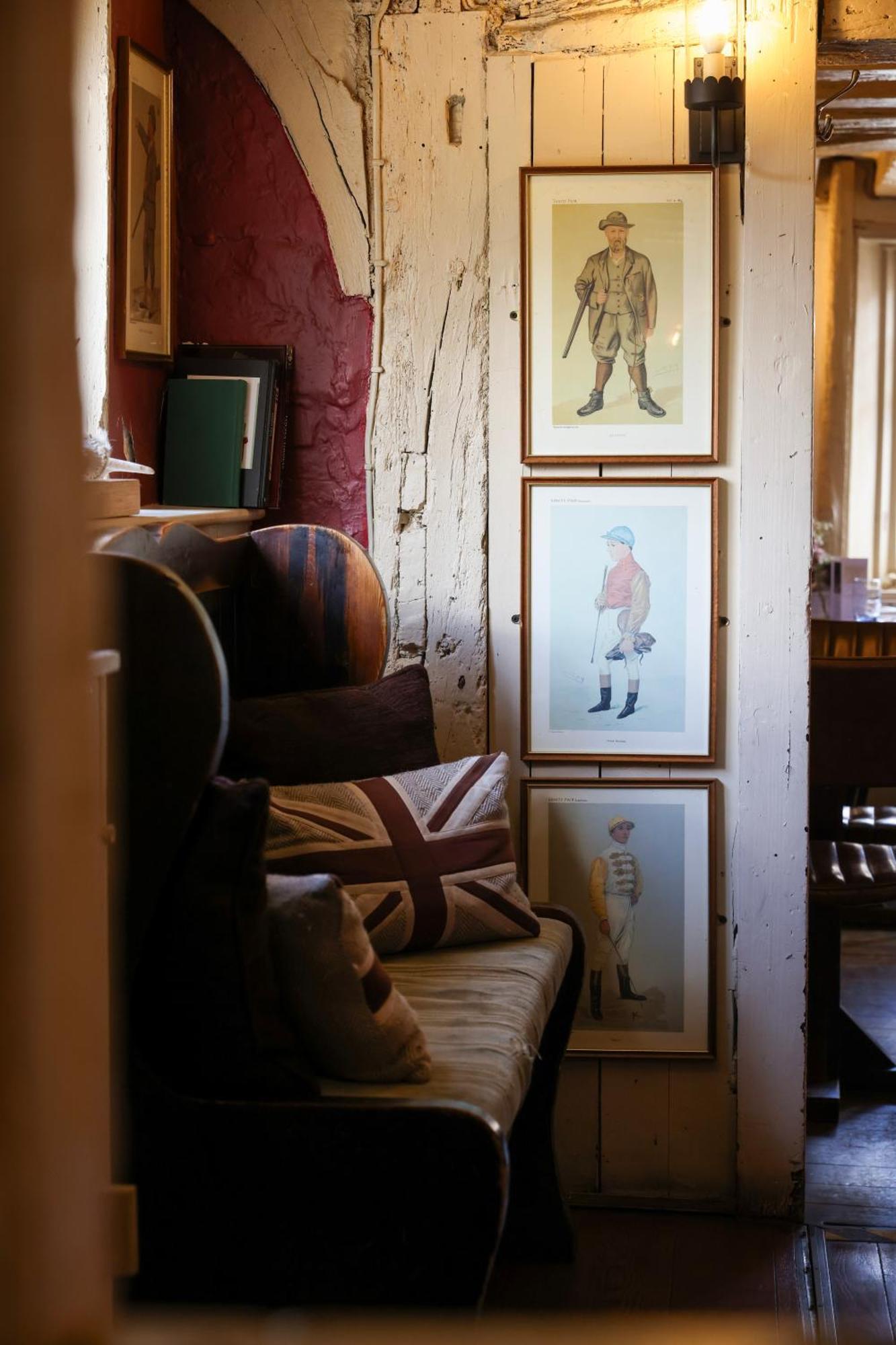 The Windmill Hotel Maidstone Bagian luar foto