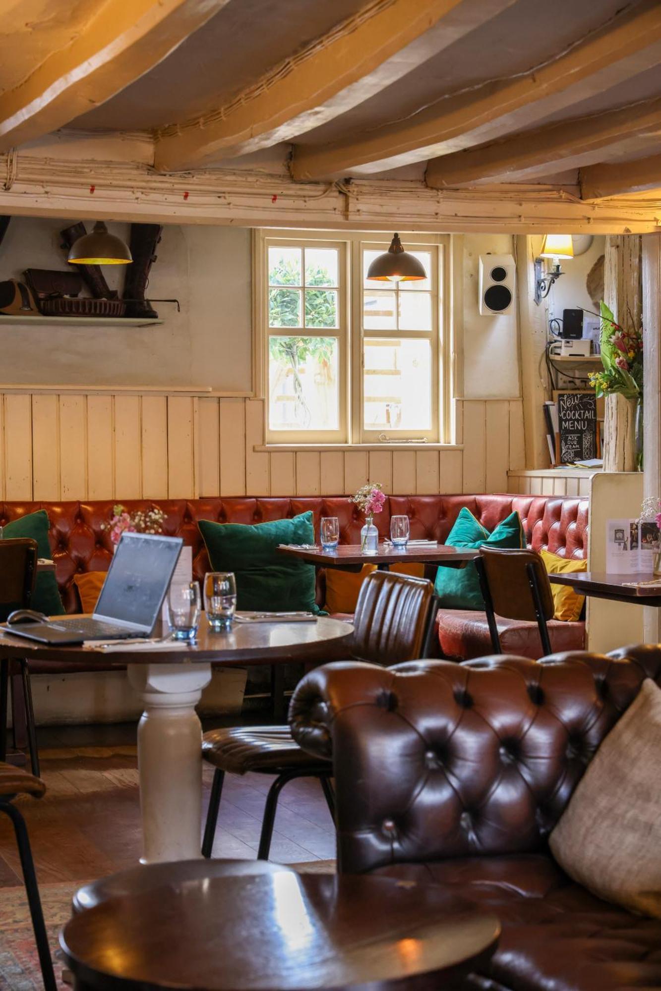 The Windmill Hotel Maidstone Bagian luar foto