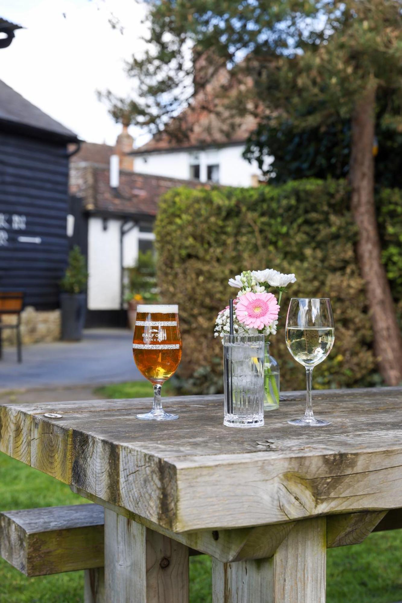 The Windmill Hotel Maidstone Bagian luar foto