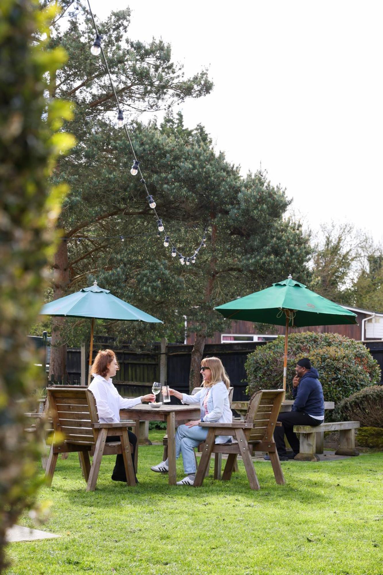 The Windmill Hotel Maidstone Bagian luar foto